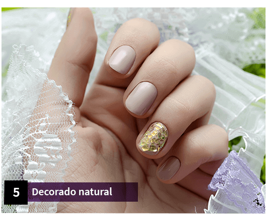 Conoce cómo realizar el decorado natural en uñas con Aprende Institute