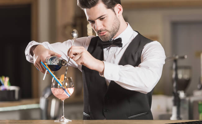 bartender-haciendo-trucos