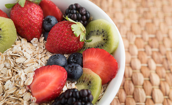 bowl con frutas y cereales